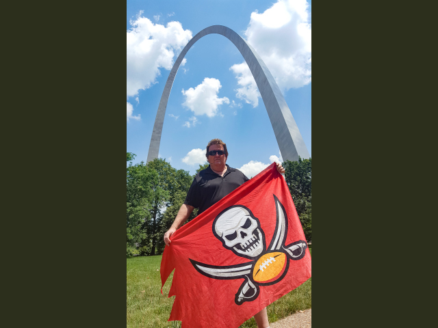 Missouri's Gateway to The West. In St. Louis, Missouri, on the west side of the Mississippi River and NO Cardnial Fans anywhere!