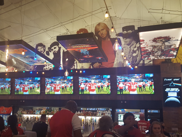 Rock & Brews Super Bowl Watch Party in Wesley Chapel main room packed with Buccaneers Fans!